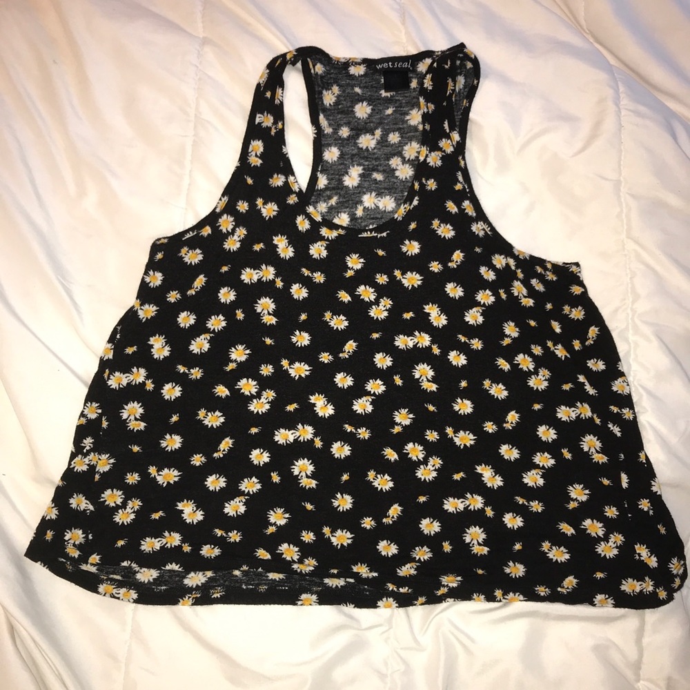 Black and daisy top